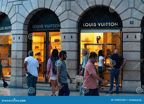 verona louis vuitton.